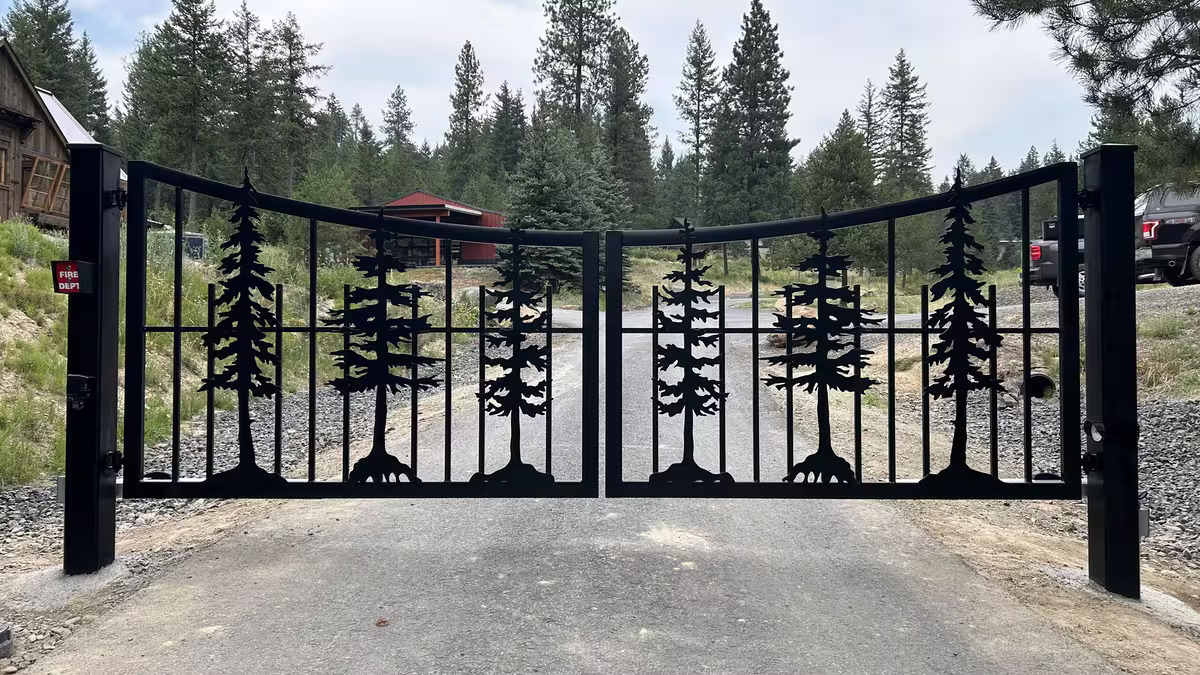 Evergreen Custom Gate