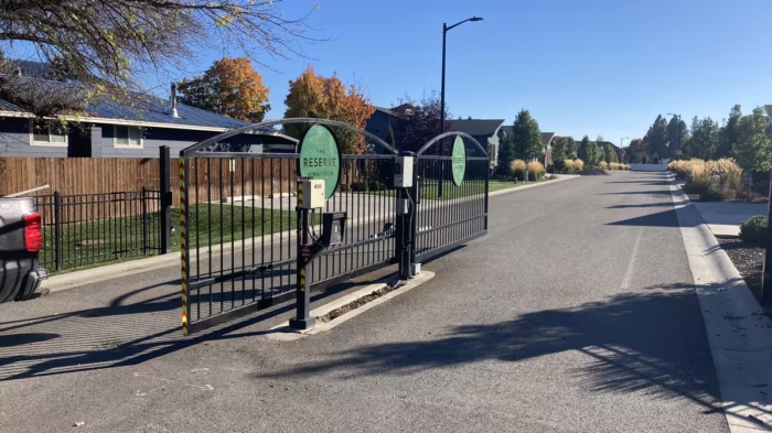 gated_community_hayden_idaho_6yfu67m1sh.jpg