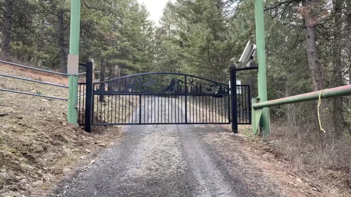 custom_solar_powered_gate_cocolalla_idaho_2wlyi5u8ry.jpg